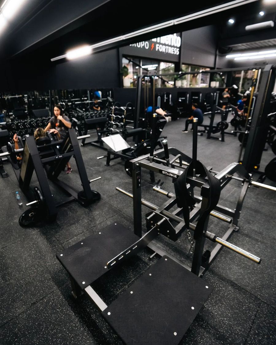 Krafit Paraná: Zona de fuerza · obra terminada, proyecto de ARQUIFITNESS